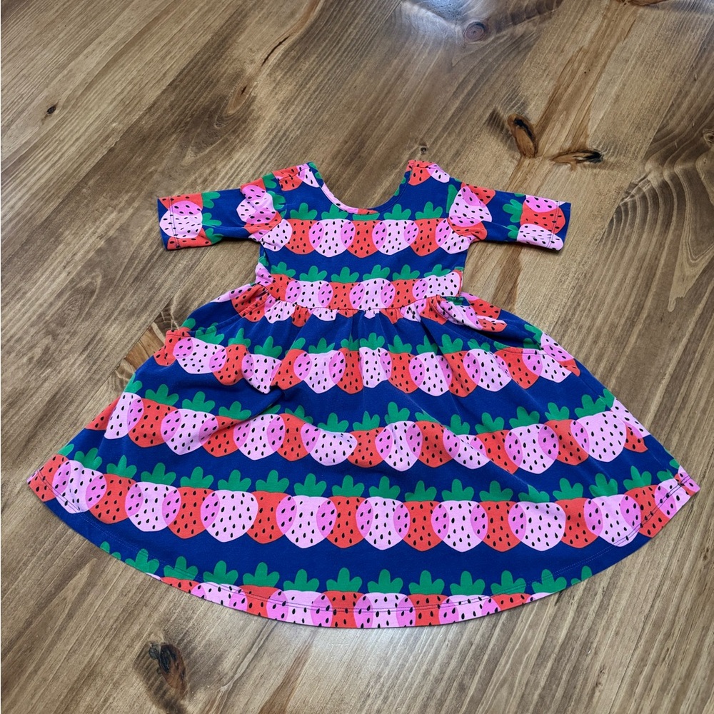 Hanna Andersson Short Sleeve Strawberry Swing Dress size 110cm/ 4T